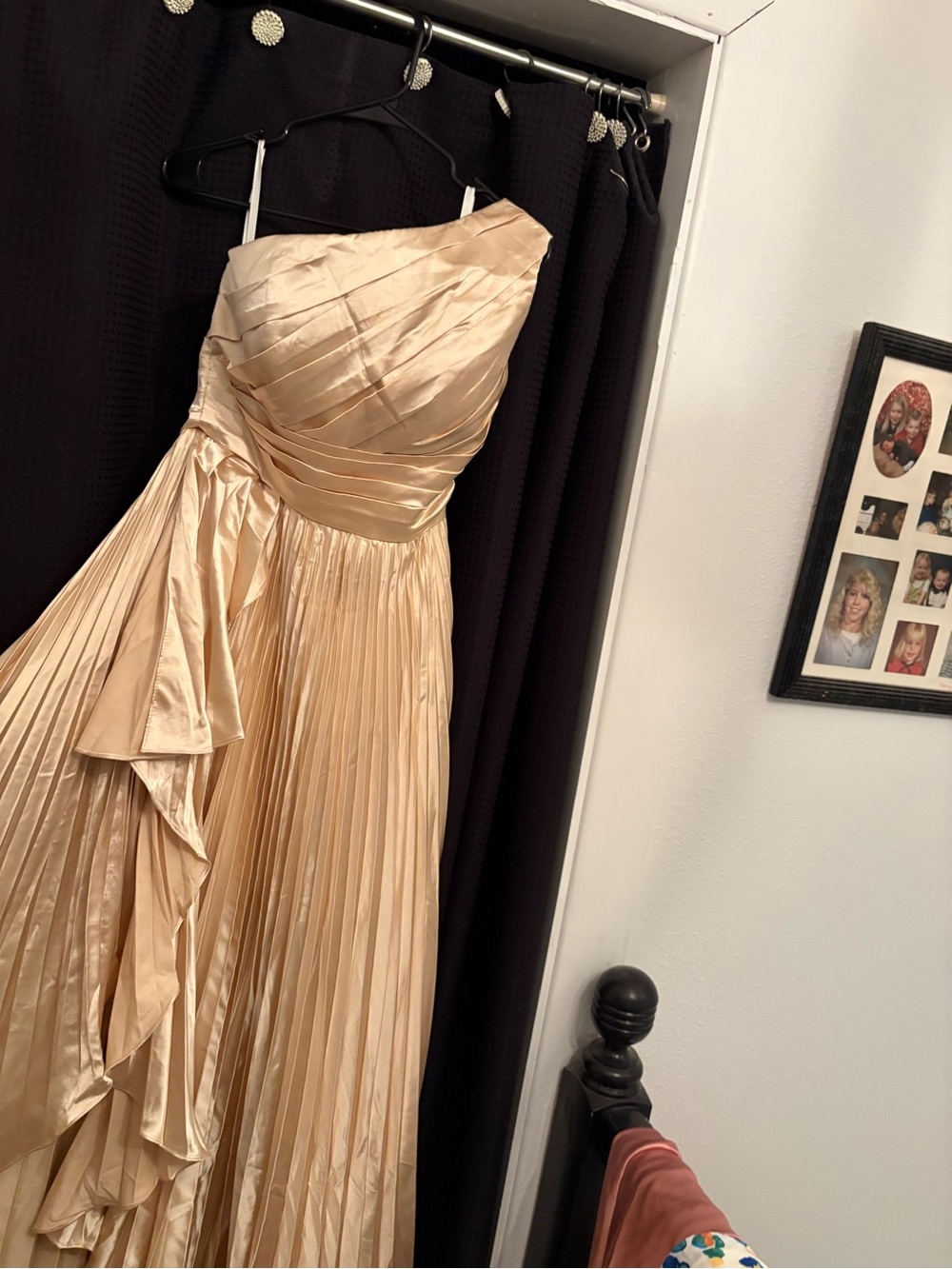Elegant One-Shoulder Champagne Pleated Evening Dress